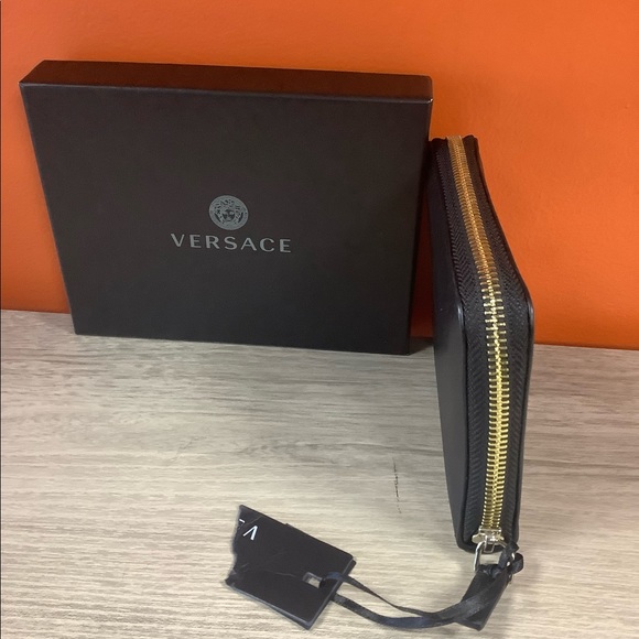 Versace Iconic Medusa Head Square Wallet - Picture 7 of 10